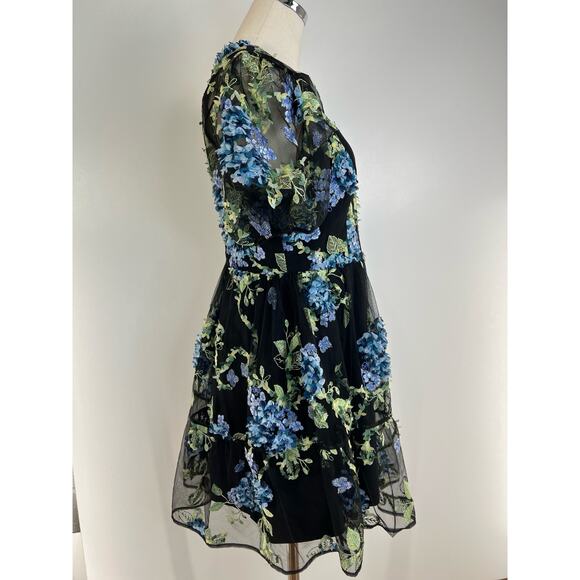 Dress the Population Liliana Puff-Sleeve 3D Floral Dress Mini Black - Picture 3 of 9